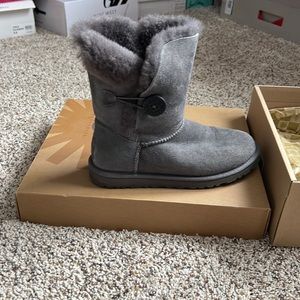Ugg women’s Bailey button boot